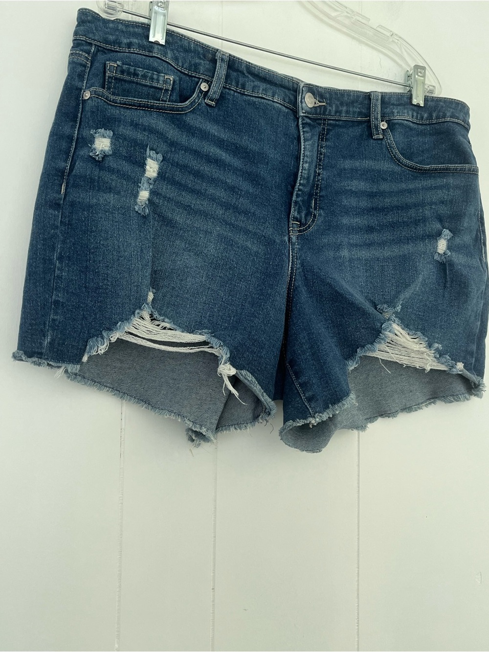 Sofia Vergara Lila Short Denim Distressed Short Size 16